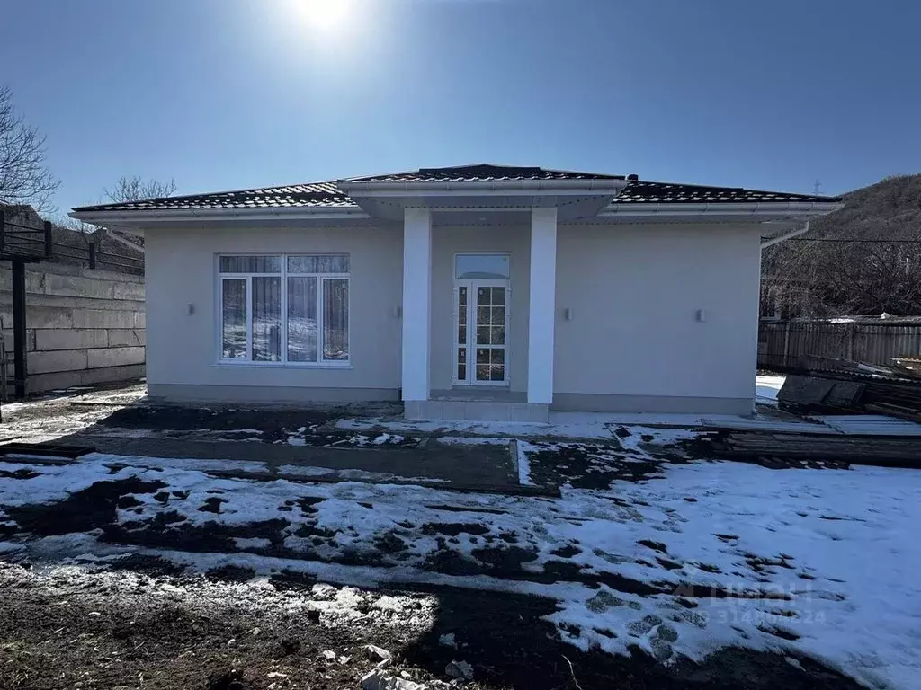 Дом в Крым, Симферопольский район, Добровское с/пос, с. Андрусово пер. ... - Фото 1