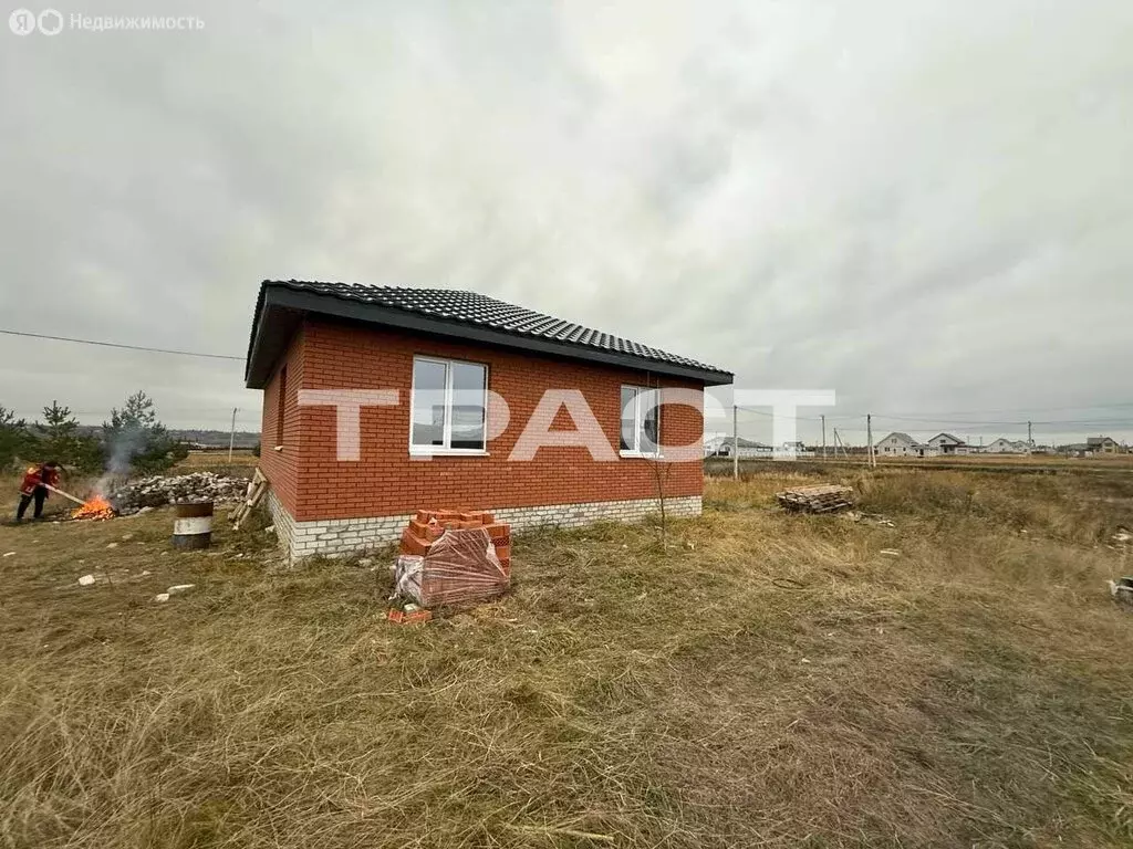 Дом в село Хлевное, проспект Победы, 39 (100 м) - Фото 2