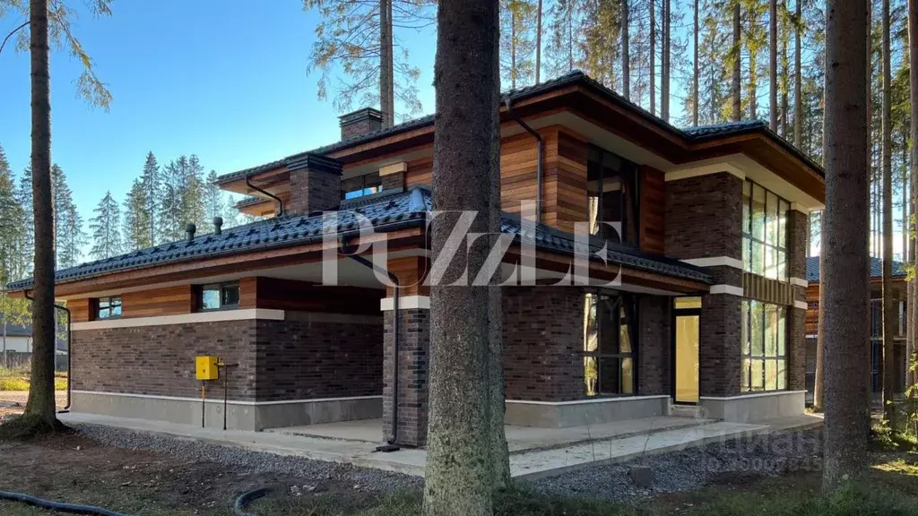 Дом в Ленинградская область, Выборгский район, Рощино пгт ул. Нижнее ... - Фото 1