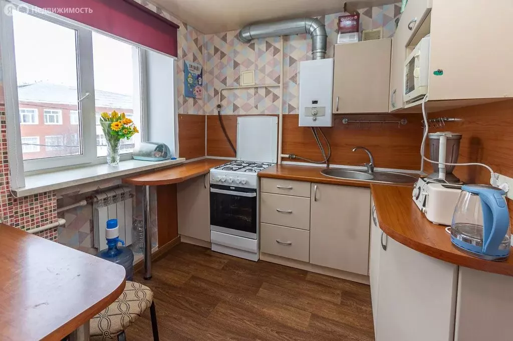 3-комнатная квартира: Уфа, улица Правды, 4 (56 м) - Фото 1