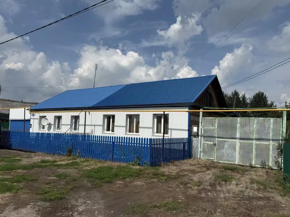 Дом в Омская область, Крутинка рп ул. 1 Мая, 52 (57 м) - Фото 1