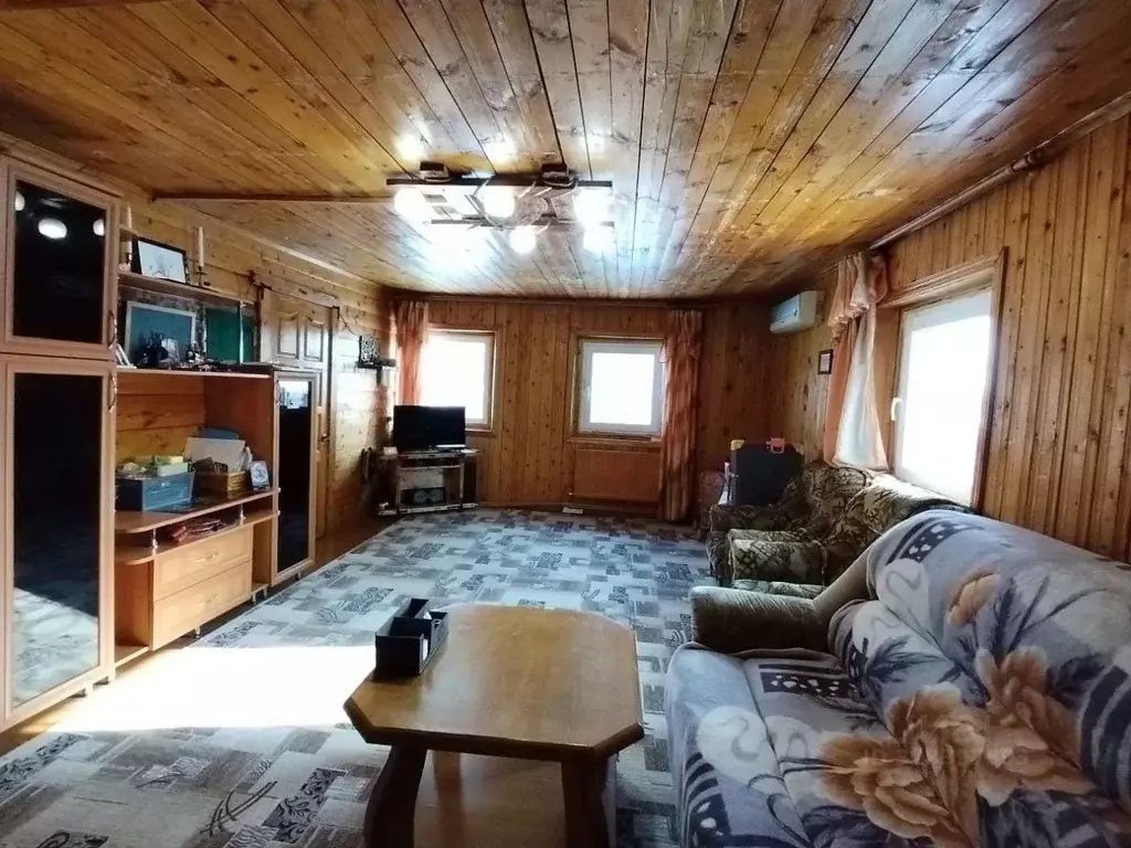 Дом в Башкортостан, Бирский район, Калинниковский сельсовет, с. ... - Фото 1