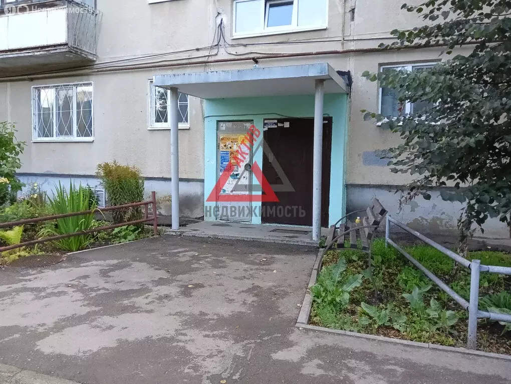 2-комнатная квартира: Каменск-Уральский, улица Кирова, 45Б (42.4 м) - Фото 1