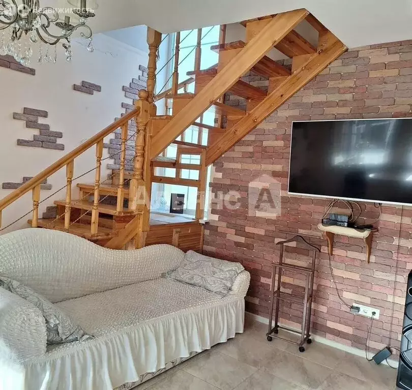 Дом в Мокрый Лог, улица Рослова (140 м) - Фото 1