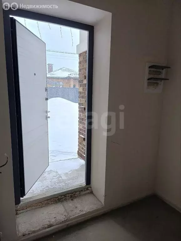 Дом в деревня Медовка, Бирюзовая улица (195 м) - Фото 1