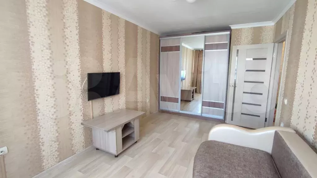 2-к. квартира, 60 м, 4/9 эт. - Фото 0