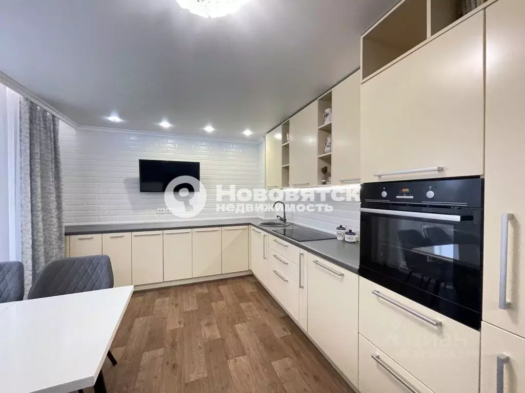 3-к кв. Кировская область, Киров Парковая ул., 3 (65.0 м) - Фото 1