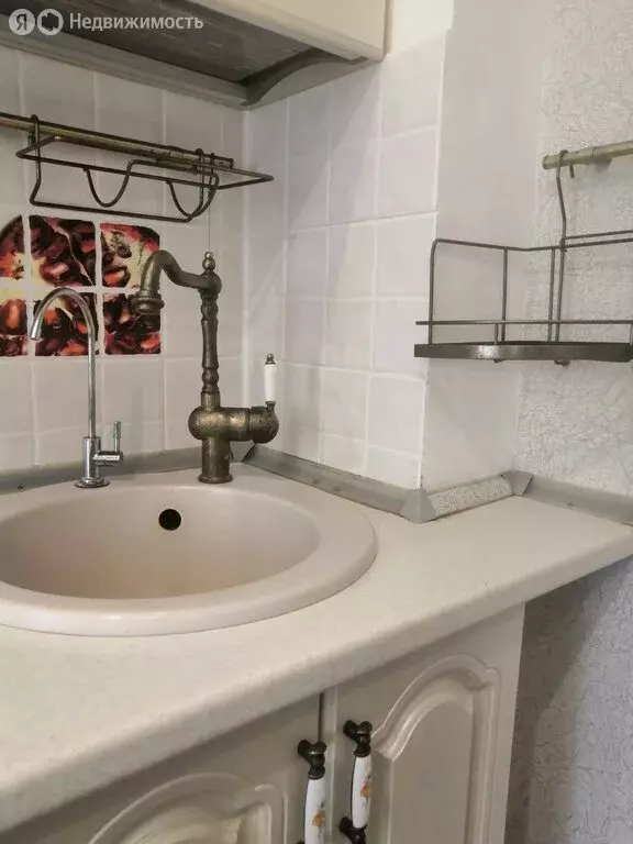 2-комнатная квартира: Омск, Краснознамённая улица, 22 (50 м) - Фото 0
