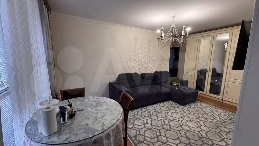 4-к. квартира, 65 м, 4/4 эт. - Фото 0
