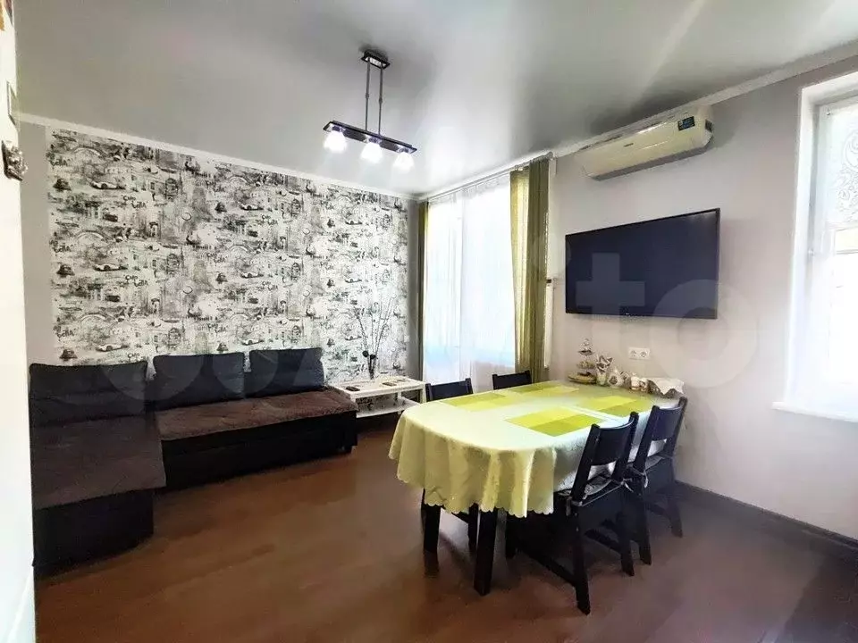 2-к. квартира, 60 м, 2/4 эт. - Фото 1