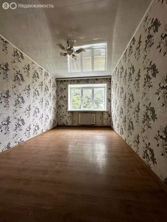 3-комнатная квартира: Брянск, улица Островского, 77А (51 м) - Фото 0