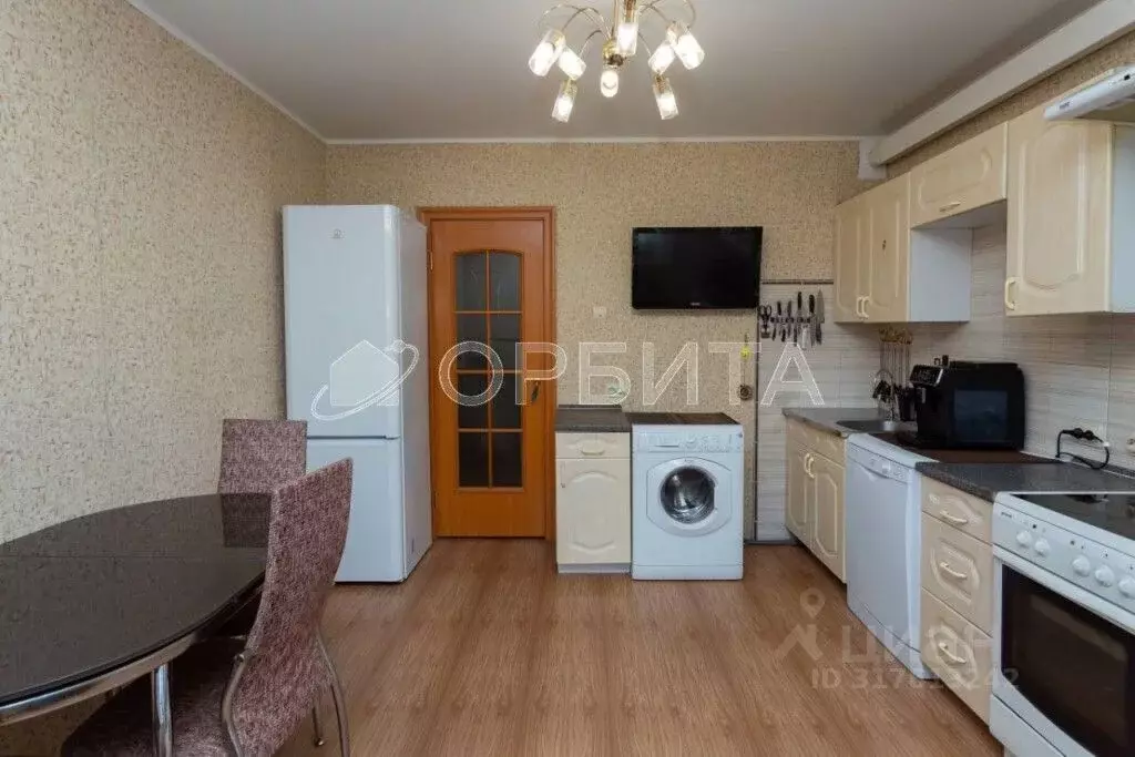 3-к кв. Тюменская область, Тюмень Восточный мкр, проезд Майский, 5 ... - Фото 0