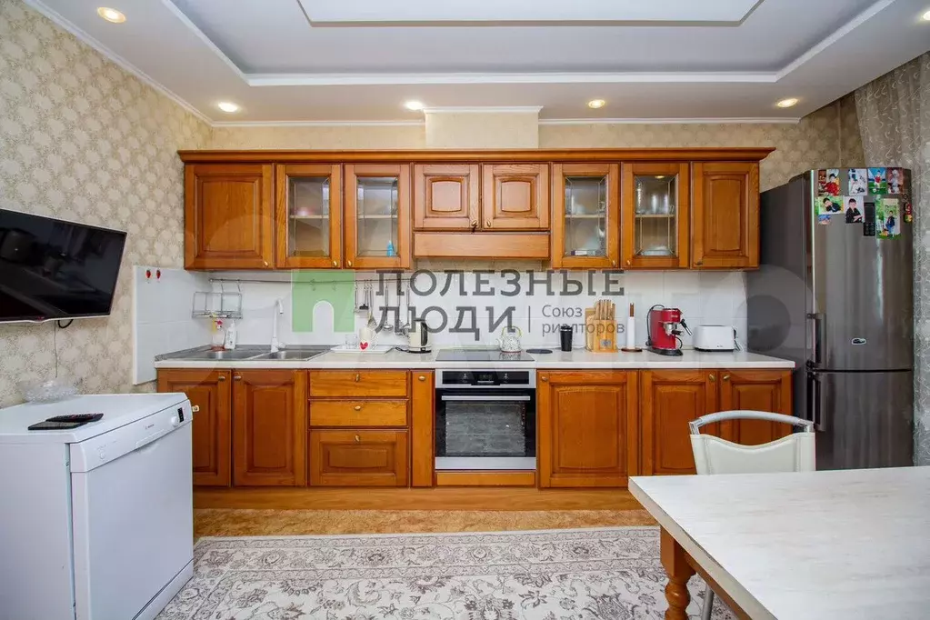 3-к. квартира, 95 м, 8/10 эт. - Фото 0