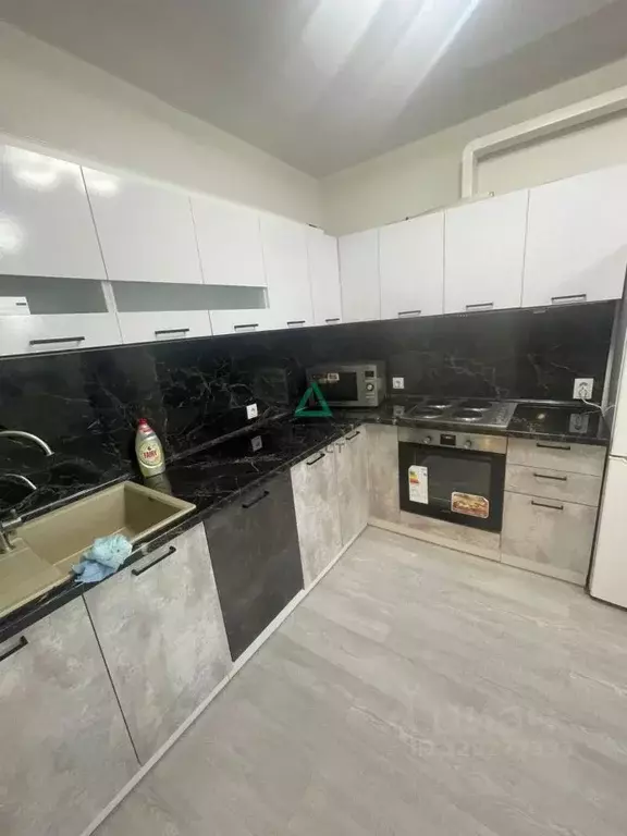 2-к кв. Башкортостан, Уфа ул. Генерала Ишбулатова, 8 (70.0 м) - Фото 1