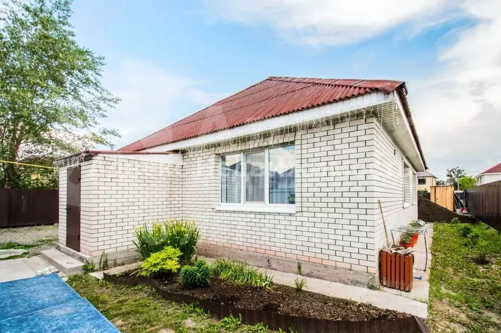 Дом в Тюменская область, Тюмень Парфеново мкр, ул. Безноскова (100 м) - Фото 1