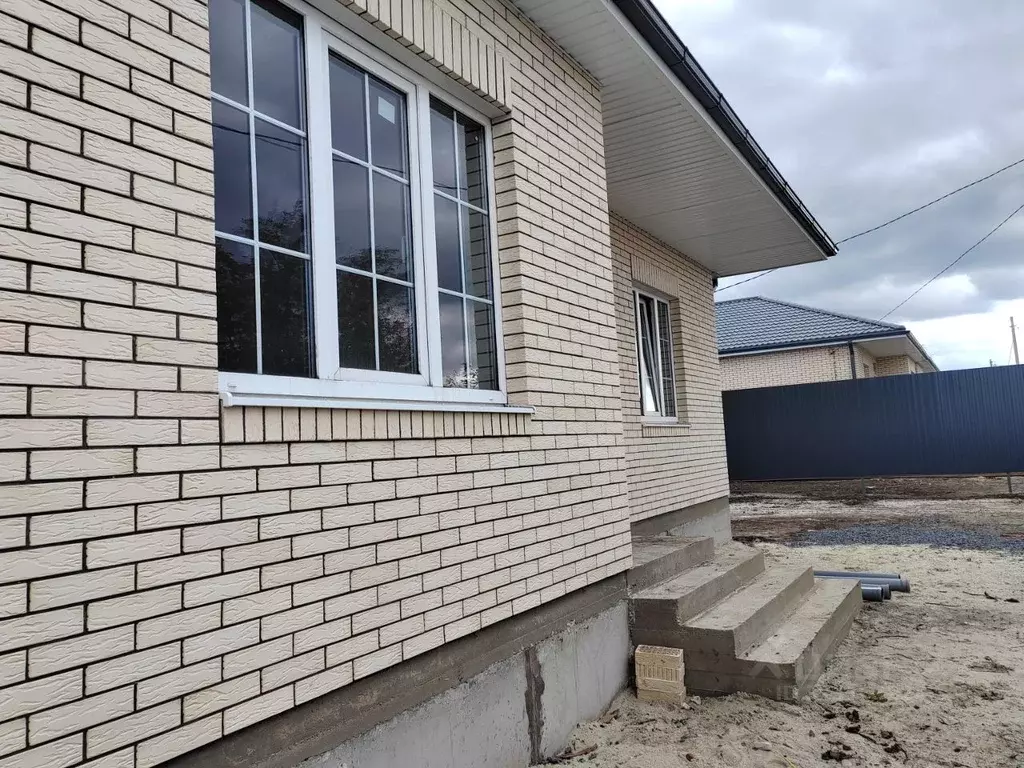 Дом в Ростовская область, Азовский район, Обильненское с/пос, пос. ... - Фото 1