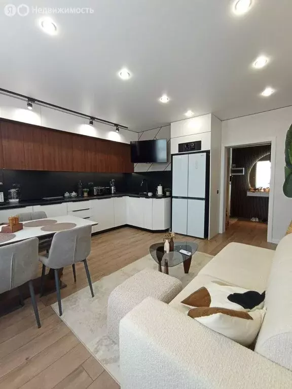 2-комнатная квартира: Краснодар, Домбайская улица, 55к5 (62.8 м) - Фото 0