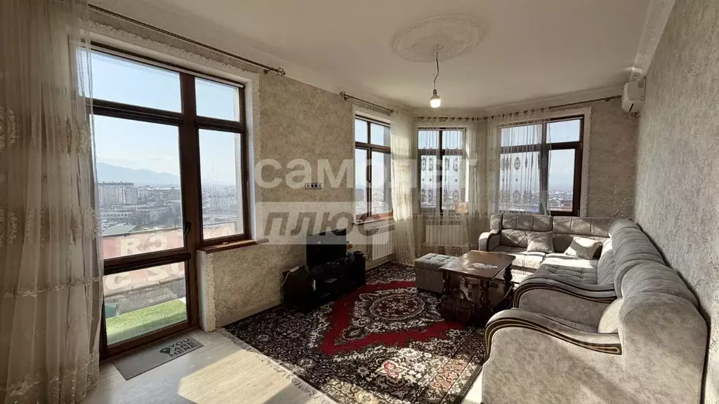 2-к кв. Дагестан, Махачкала ул. Гаджи Алибегова, 90 (75.0 м) - Фото 1