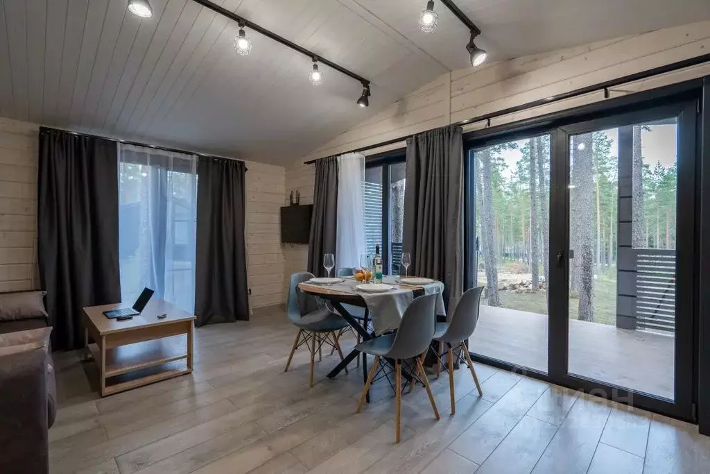 Дом в Ленинградская область, Выборгский район, Полянское с/пос, пос. ... - Фото 1