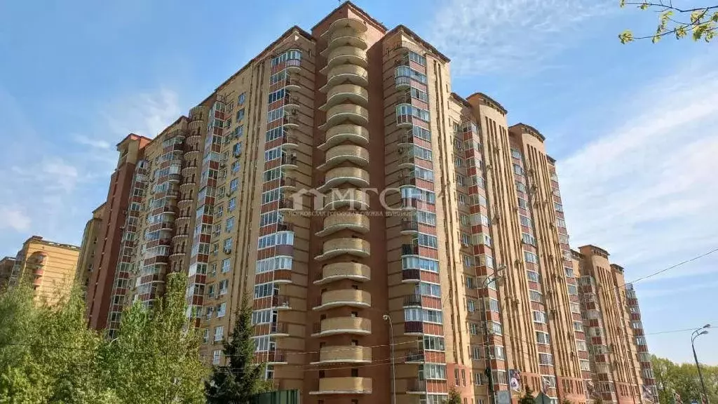 Продается 3-комнатная квартира - Фото 1
