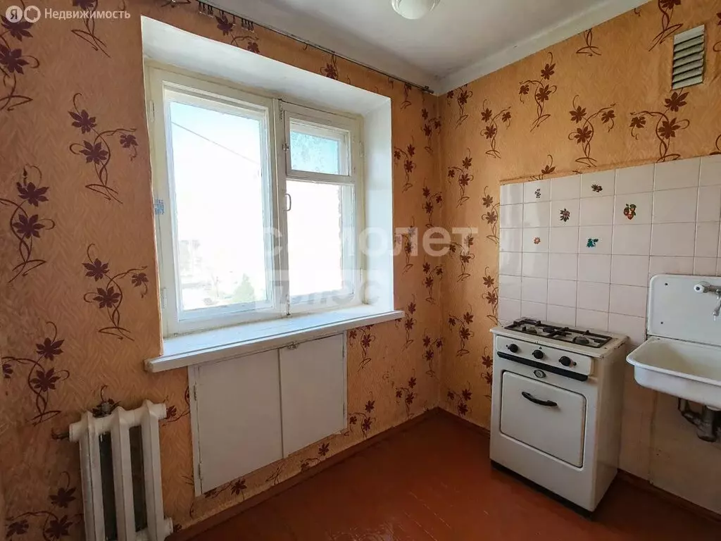 3-комнатная квартира: Салават, улица Калинина, 52 (58.7 м) - Фото 1