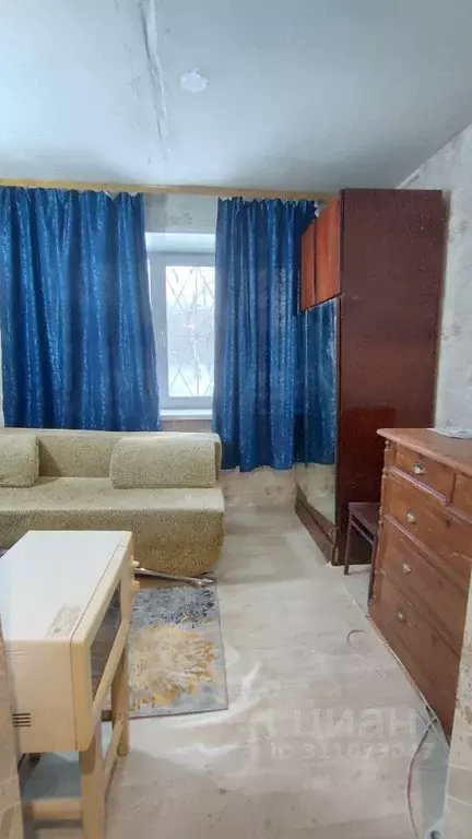 Комната Кемеровская область, Новокузнецк ул. 13-й Микрорайон, 8 - Фото 1