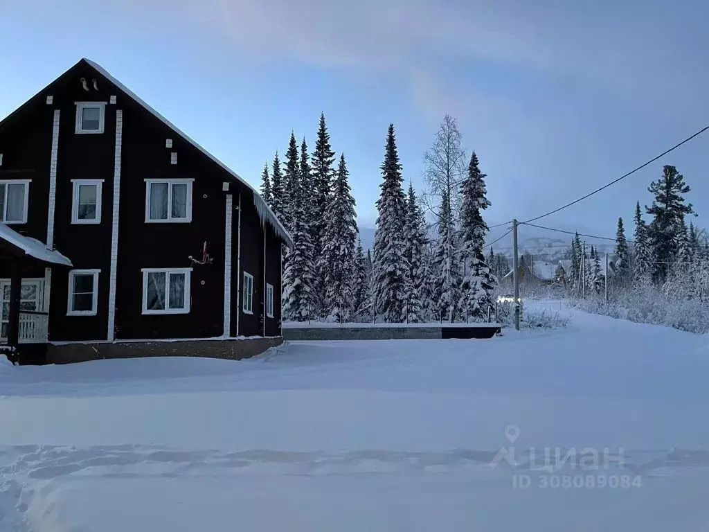 Дом в Кемеровская область, Таштагольский район, Шерегешское городское ... - Фото 1