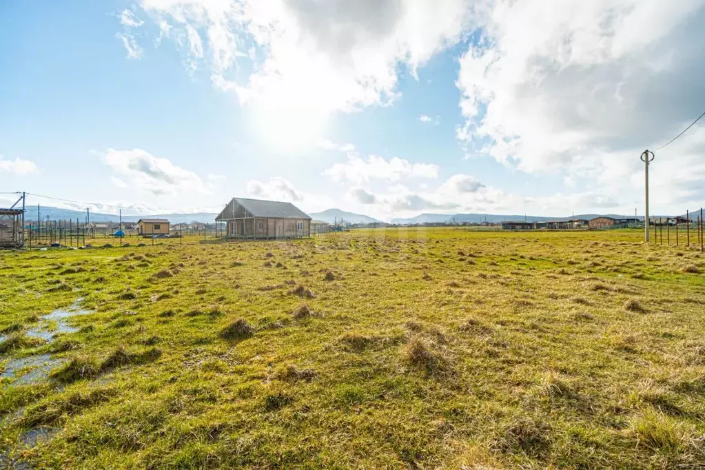 Участок в Севастополь с. Орлиное, ул. Широкая (10.0 сот.) - Фото 1