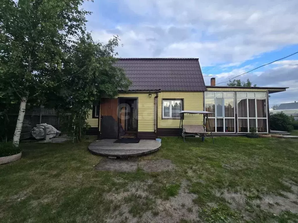 Дом в Ханты-Мансийский АО, Сургут Буровик КС, ул. Десятая (66 м) - Фото 0