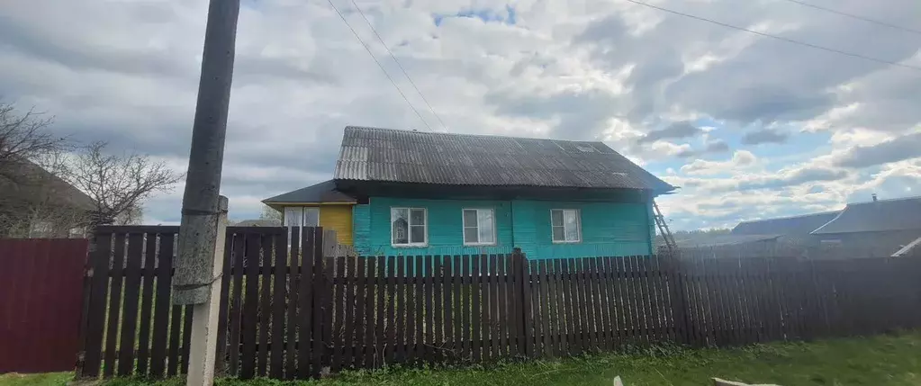 Дом в Тверская область, Спировский муниципальный округ, д. Козлово ул. ... - Фото 1