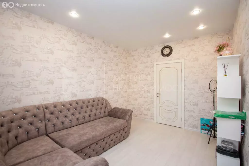 3-комнатная квартира: Тюмень, улица Мельникайте, 34к1 (80.4 м) - Фото 0