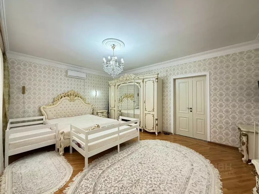 Дом в Кабардино-Балкария, Нальчик ул. Братьев Беровых, 90 (230 м) - Фото 1