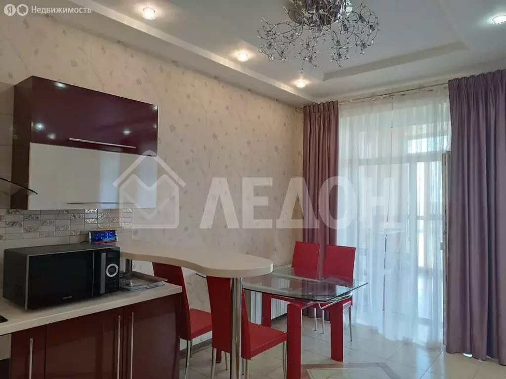 3-комнатная квартира: Омск, набережная Тухачевского, 16 (133.3 м) - Фото 2