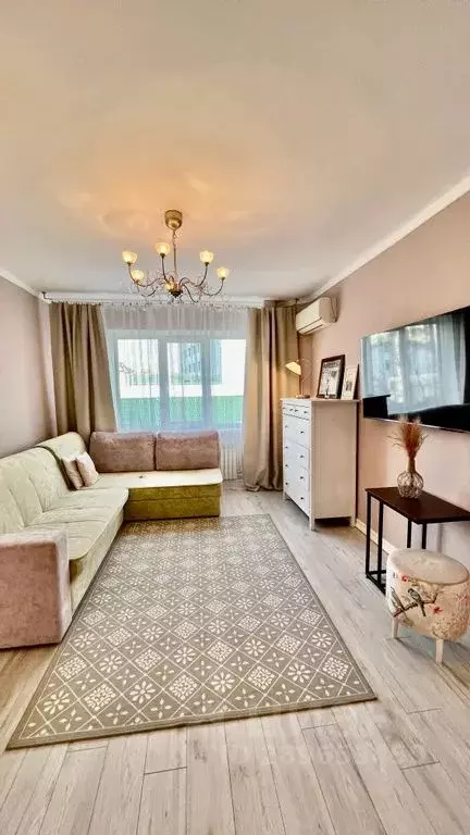 3-к кв. Алтайский край, Белокуриха ул. Братьев Ждановых, 3 (65.0 м) - Фото 0