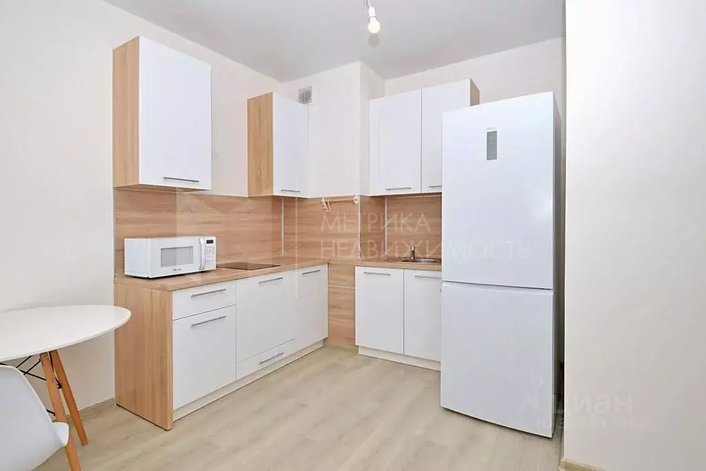 1-к кв. Тюменская область, Тюмень ул. Владимира Бахарева, 1 (36.3 м) - Фото 0