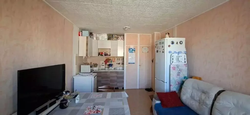 Комната Омская область, Омск ул. 10 лет Октября, 141 (16.9 м) - Фото 1