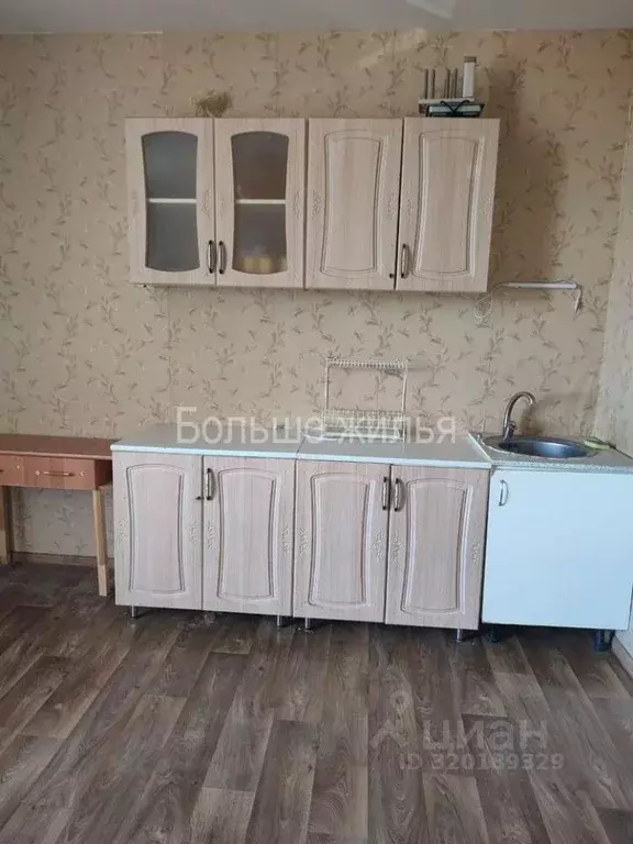 2-к кв. Волгоградская область, Волгоград ул. Маршала Воронова, 14 ... - Фото 0