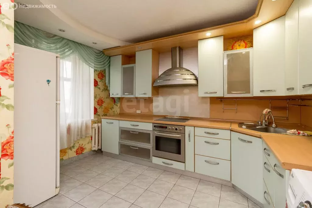 2-комнатная квартира: Тюмень, улица Льва Толстого, 33 (61.9 м) - Фото 1