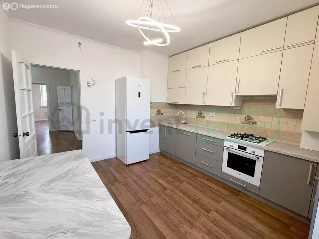 3-комнатная квартира: Калининград, улица Виктора Денисова, 24 (88.1 м) - Фото 2