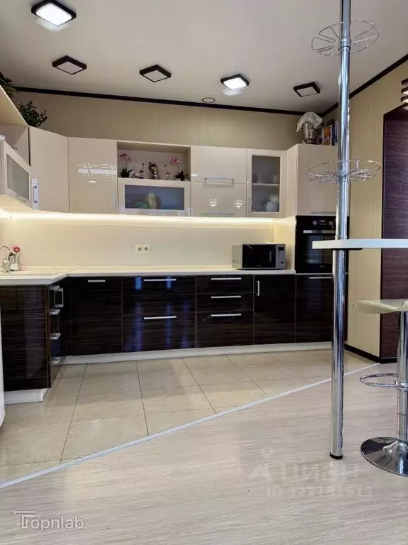 3-к кв. Астраханская область, Астрахань ул. Куликова, 83 (72.0 м) - Фото 2