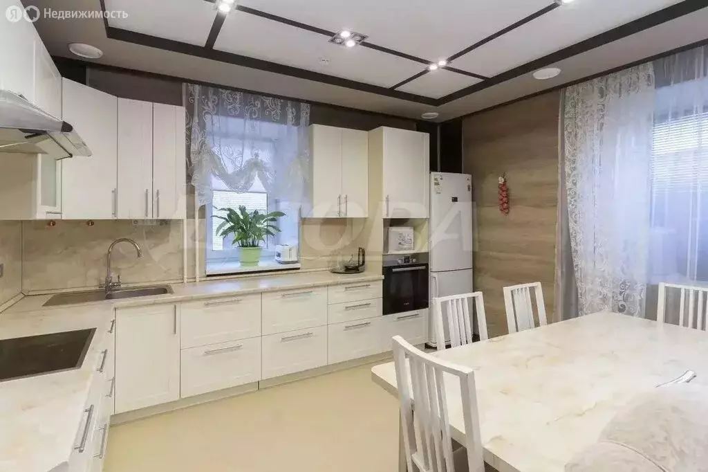 2-комнатная квартира: Тюмень, 6-й микрорайон, улица Валерии ... - Фото 1