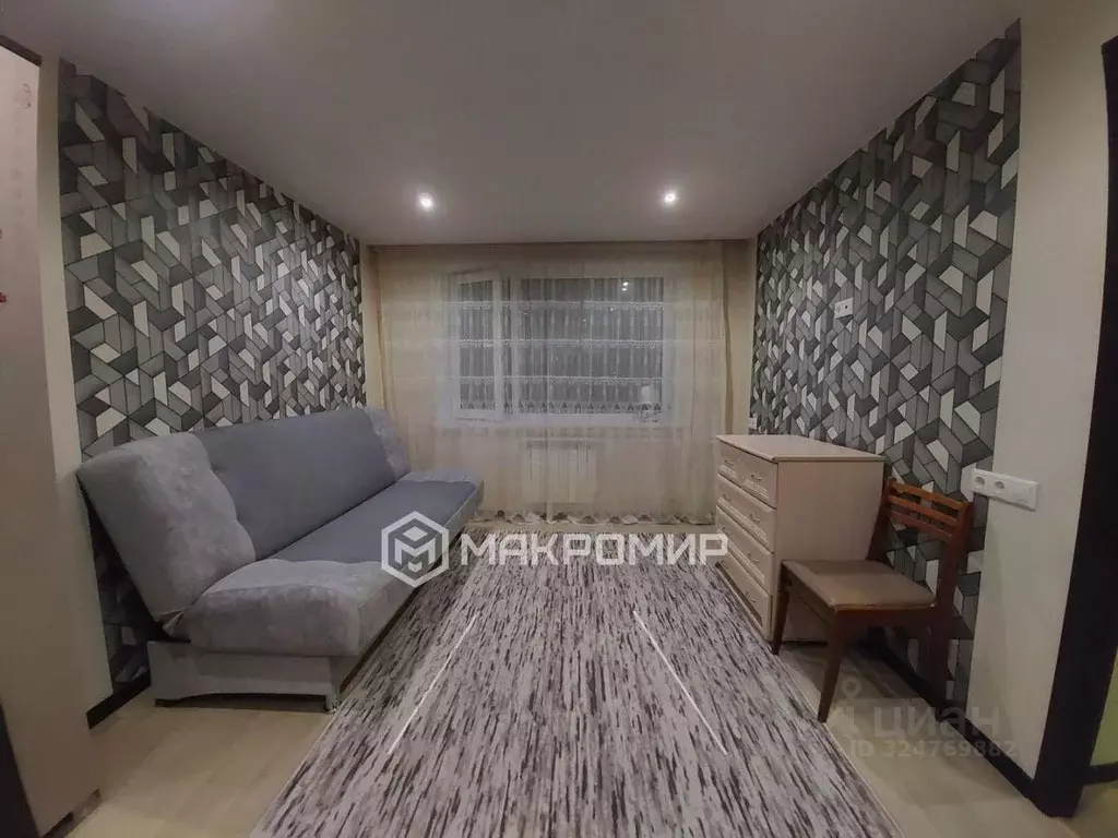 Студия Ханты-Мансийский АО, Сургут ул. Ивана Захарова, 19 (17.0 м) - Фото 1