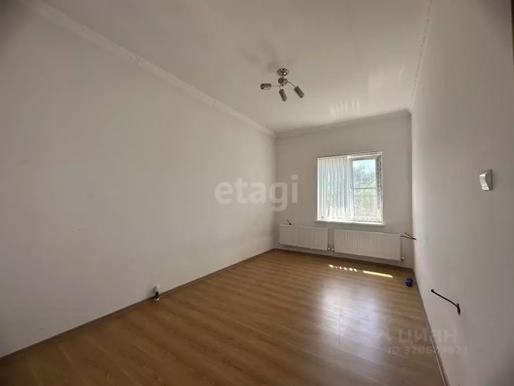 Дом в Адыгея, Майкопский район, Краснооктябрьское с/пос, пос. ... - Фото 1