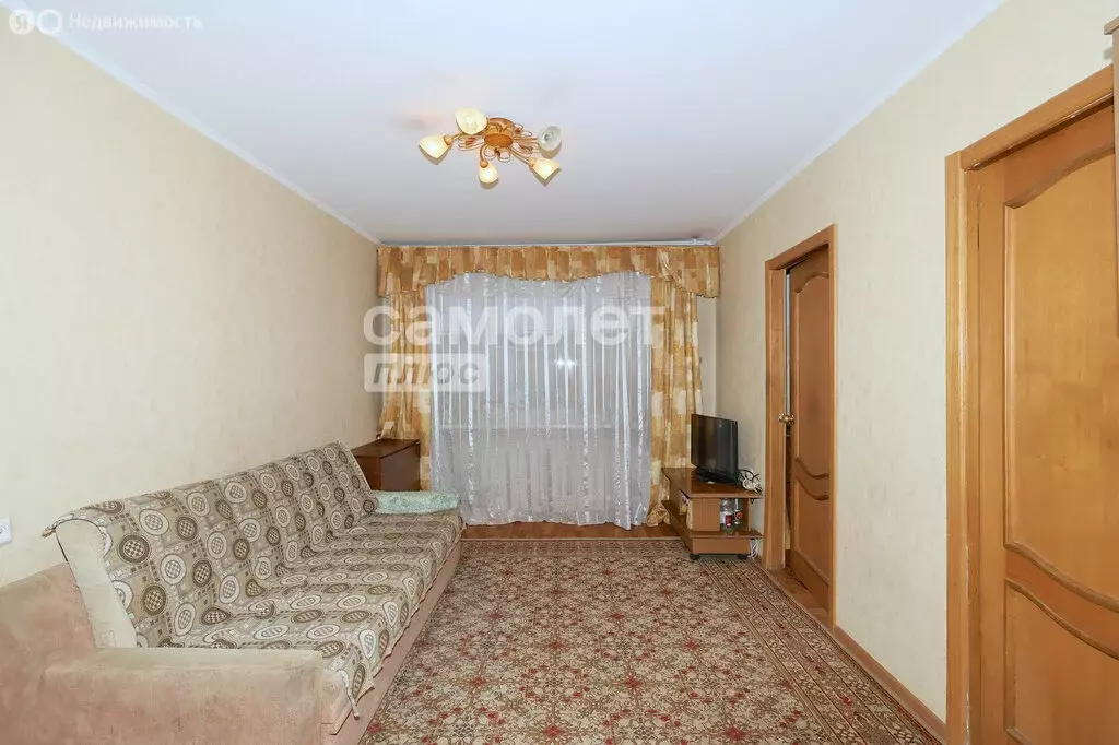 4-комнатная квартира: Кемерово, улица Сибиряков-Гвардейцев, 10 (63.2 ... - Фото 1