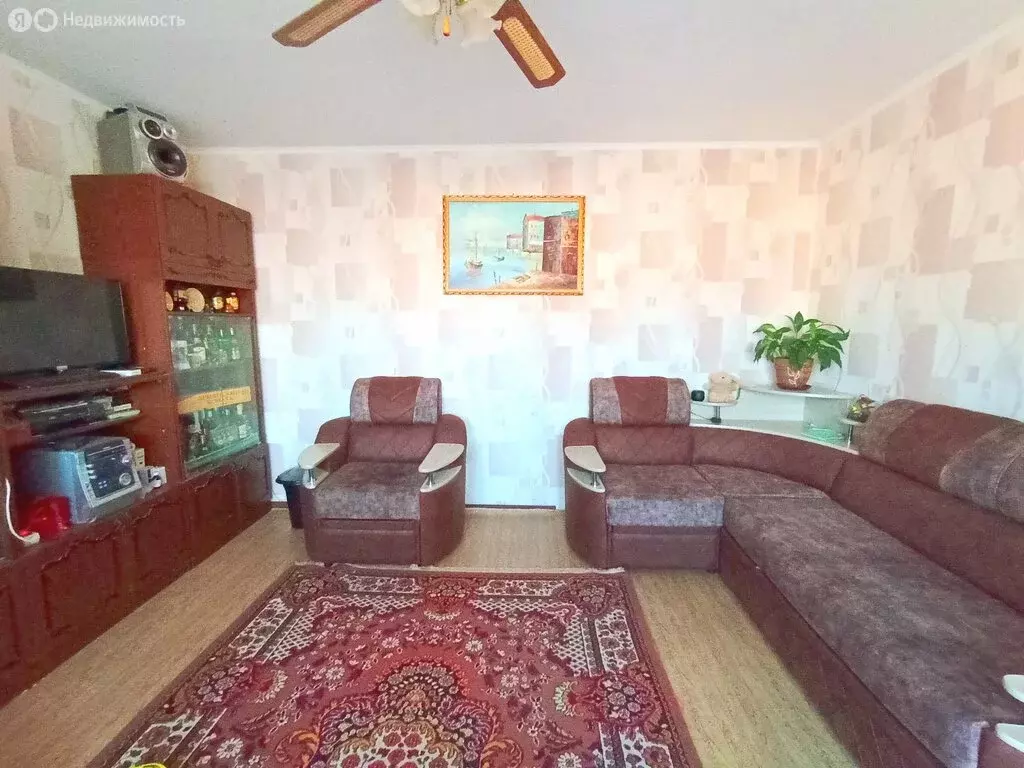 4-комнатная квартира: Саяногорск, микрорайон Центральный, 37 (94 м) - Фото 1