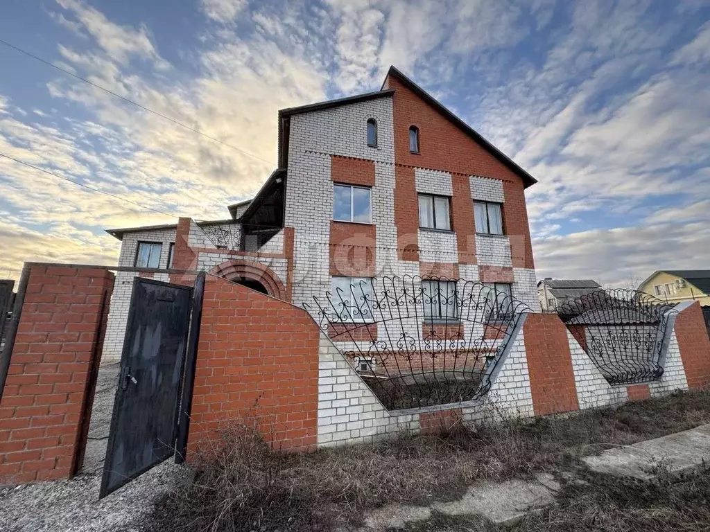 Дом в Белгородская область, Белгород Старогородская ул. (439 м) - Фото 2