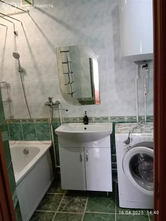3-комнатная квартира: село Краснохолмский, улица Столярова, 2А (75 м) - Фото 0