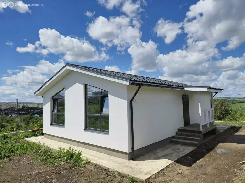 Дом в муниципальное образование Саратов, село Усть-Курдюм (100 м) - Фото 0