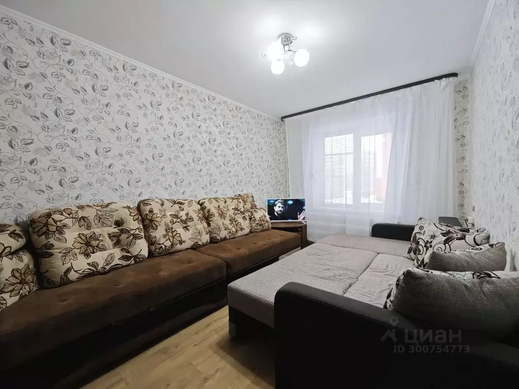 1-к кв. Тюменская область, Тобольск 9-й мкр, 23 (35.0 м) - Фото 0