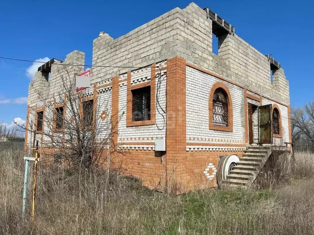 Дом в Волгоградская область, Среднеахтубинский район, Ахтубинское ... - Фото 0